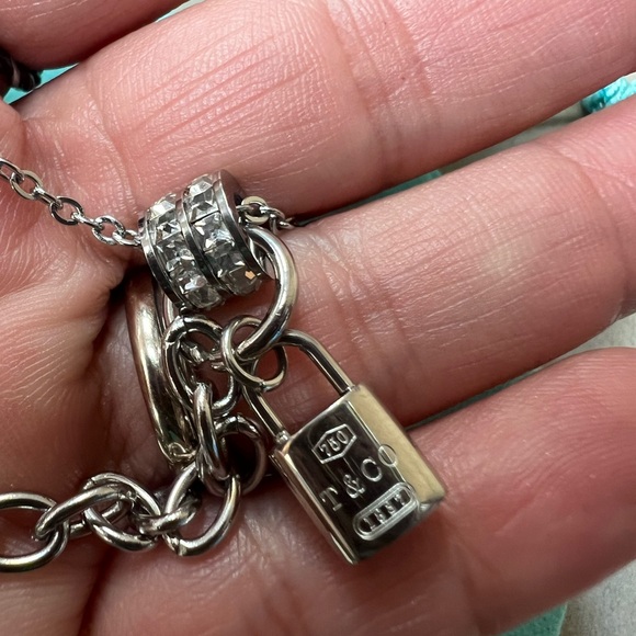 Tiffany & Co. Silver Bracelet with Lock Charm (box included) - Picture 4 of 8